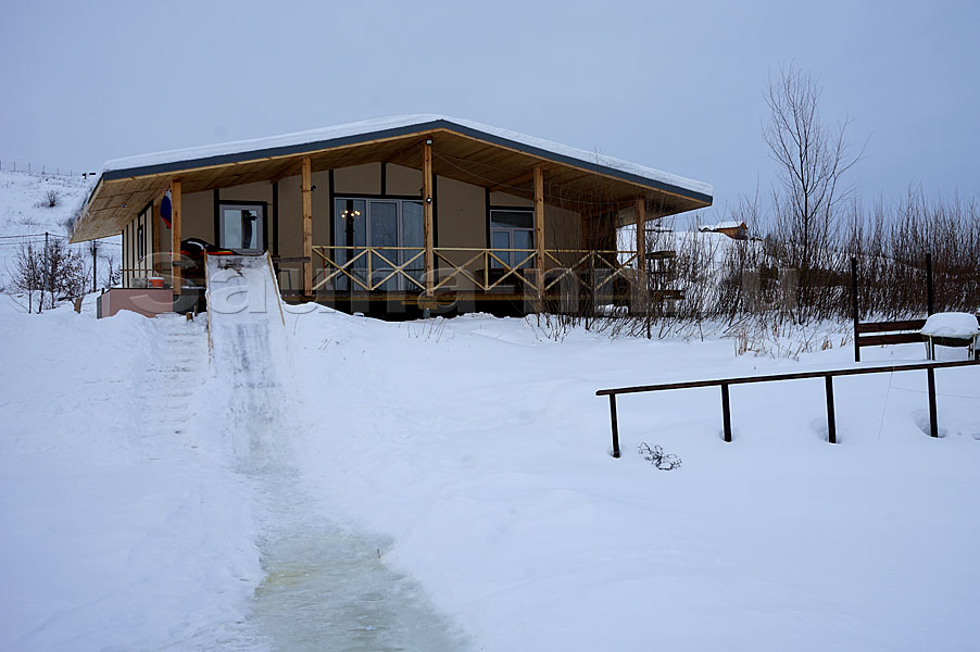 Дом у Озера - база отдыха около д. Ветчак, 25 км от Н.Новгорода. 3 коттеджа с банями на дровах